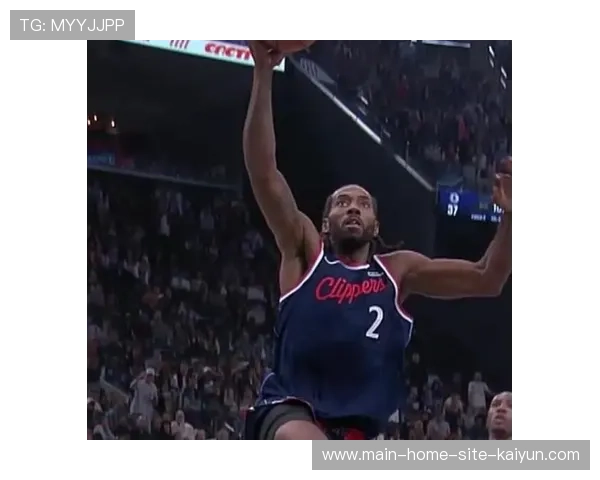 快船利用尼克斯换防迟钝,加兰小琼斯借掩护获得大量空位三分 快船利用尼克斯换防迟钝,加兰小琼斯借掩护获得大量空位三分